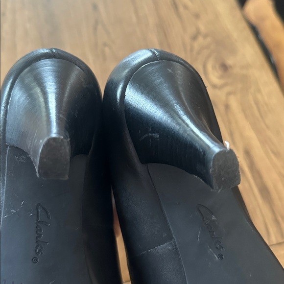 Clarks Black Peep Toe Heels 7.5 leather - Picture 4 of 4